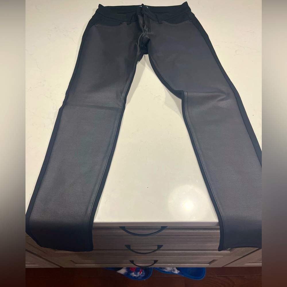 Juniors/women’s pants!